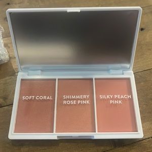 Kaleido blush palette